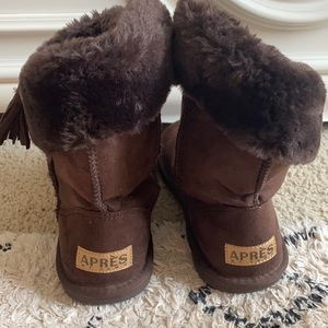 Apres Laila V Tassel Women’s Boot in Dark Brown